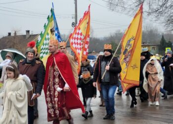 Koprzywnica: Tłumy oddały cześć Jezusowi nowonarodzonemu.