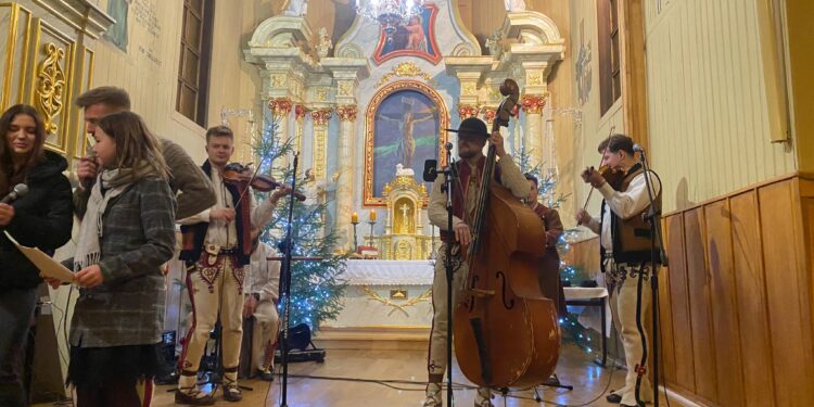 Mielec:  Mandaty za nieodśnieżony samochód