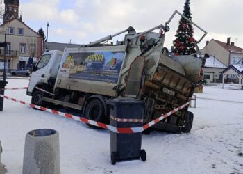 Stalowa Wola: Zapadła się fontanna posadzkowa w Rozwadowie