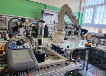 Tarnobrzeg. Górnik z nowoczesną pracownią do nauki automatyki