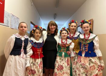 Sandomierz: Jubileusz 15-lecia zespołu tańca ludowego „Sędomir”.