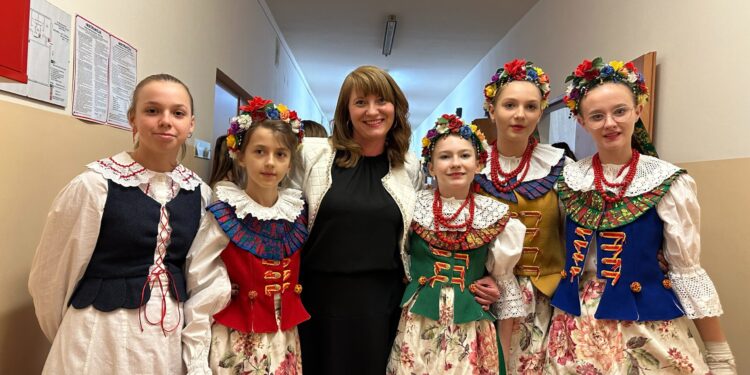 Sandomierz: Jubileusz 15-lecia zespołu tańca ludowego „Sędomir”.