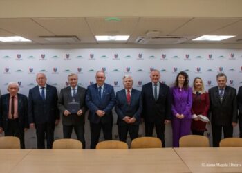 Tarnobrzeg. Nagroda za aktywność dla Rejonowego Koło Pszczelarzy w Tarnobrzegu