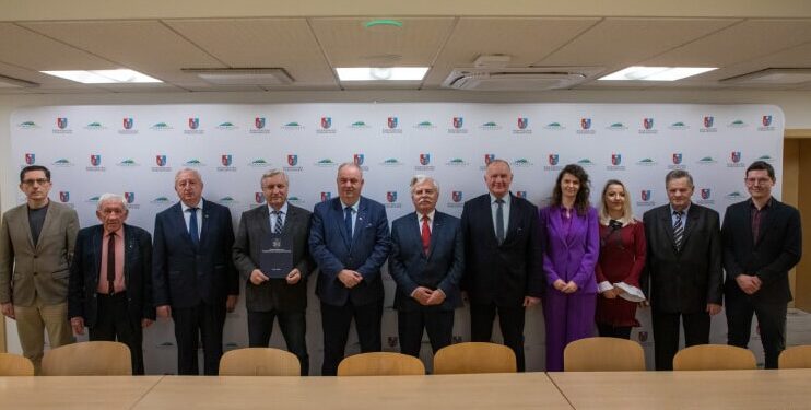 Tarnobrzeg. Nagroda za aktywność dla Rejonowego Koło Pszczelarzy w Tarnobrzegu