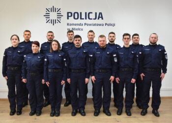 Mielec:  13 nowo przyjętych policjantów zasili szeregi mieleckiej Policji