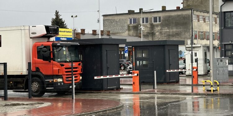 Sandomierz: Nowoczesne rozwiązania na wyremontowanej targowicy.