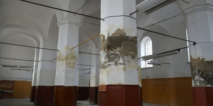 Dębica: Miasto oficjalnie przejęło synagogę