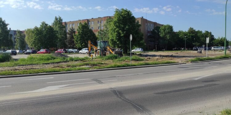 Mielec: Koniecznie załatać dziury… po wykonawcy