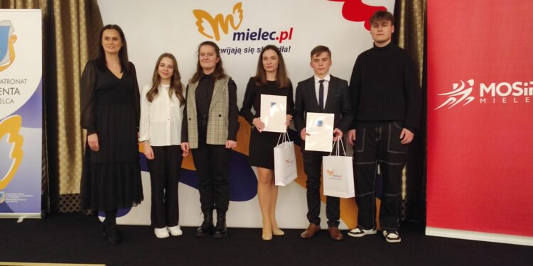 Mielec: Nagrodzono mieleckich sportowców i trenerów