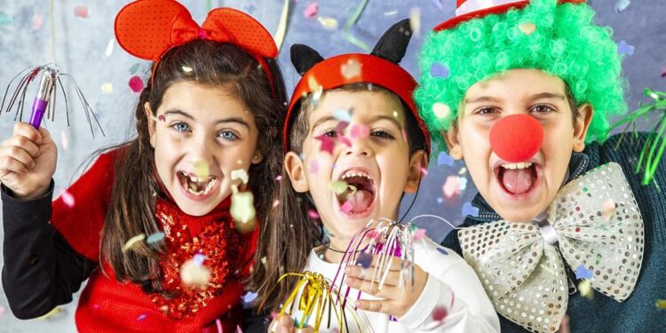 Tarnobrzeg: Bal karnawałowy dla dzieci na osiedlu Zakrzów.