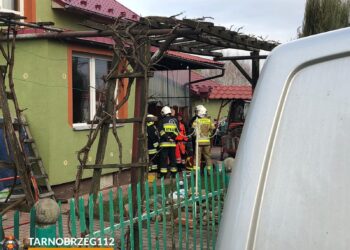 Trześń:  68-letnia kobieta nie żyje a mężczyzna trafił do  szpitala.