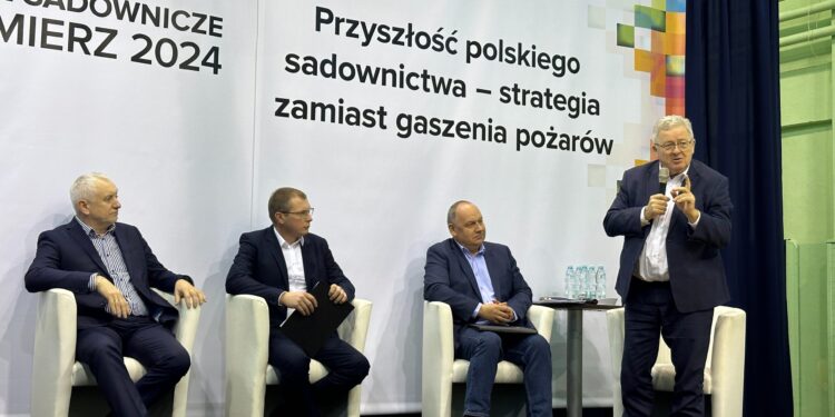 Sandomierz: Debata z udziałem ministra rolnictwa.