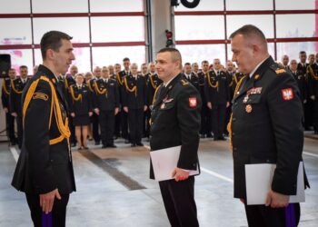 Podkarpacie, Tarnobrzeg.  Komendant Wojewódzki PSP w Rzeszowie pożegnał się ze służbą