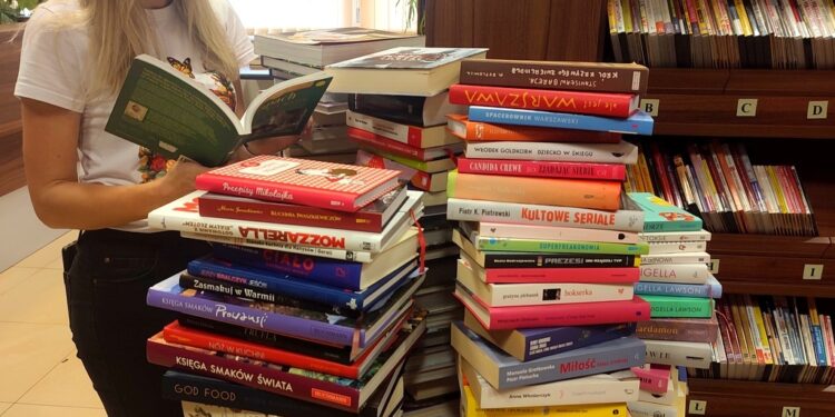 Stalowa Wola: Kolejne książki darowane bibliotece