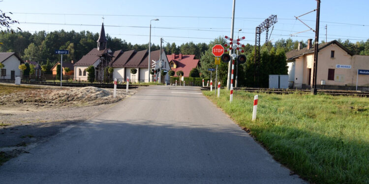 Nisko: Poślizg w budowie chodnika w ciągu ulicy Wesołej