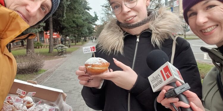 Tarnobrzeg. Rozdaliśmy pączki mieszkańcom