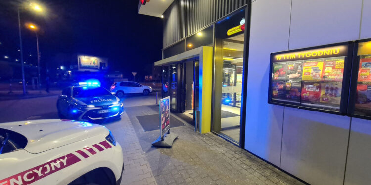 Stalowa Wola: Ukradł alkohol i szarpał się z ochroniarzem