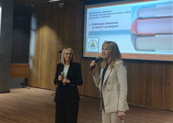 Stalowa Wola: O zaletach i wadach edukacji domowej rozmawiali podczas konferencji 