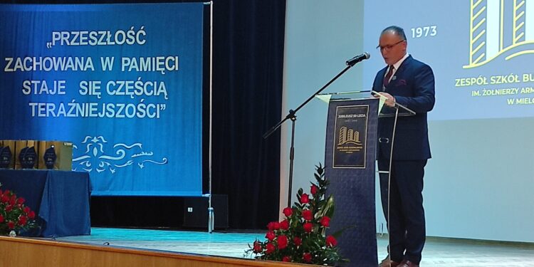 Mielec: Zespół Szkół Budowlanych im. Żołnierzy Armii Krajowej w Mielcu obchodził 50 – lecie swojego istnienia