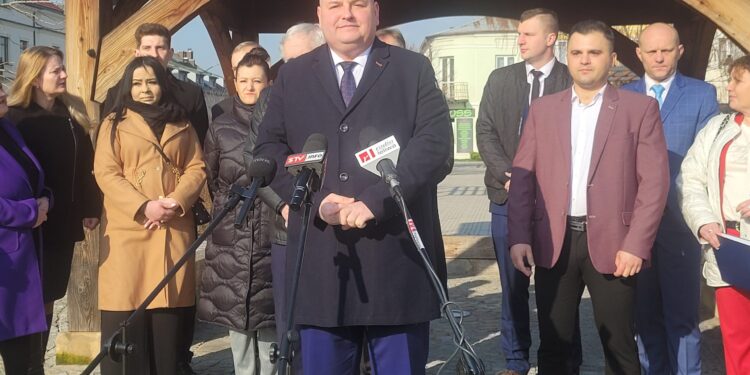 Opatów: Dr Artur Lis kandydatem na burmistrza Opatowa.