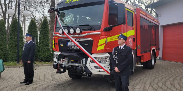 Skotniki: Nowy samochód dla OSP Skotniki i quad dla OSP Złota.