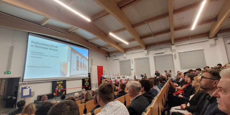 Sichów Duży: Uroczysta inauguracja Multimedialnego Centrum Edukacyjno-Szkoleniowego.