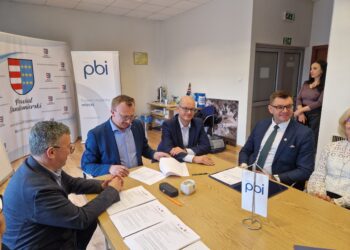 Sandomierz: Podpisano umowy na pięć ważnych inwestycji.