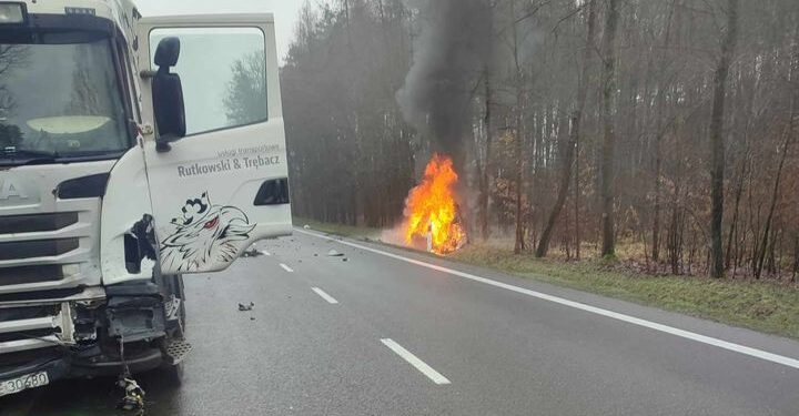 Tarnowska Wola: Po tragicznym wypadku zablokowana DK 9