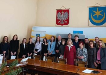 Tarnobrzeg: Wyłoniono tarnobrzeskich laureatów Samorządowego Konkursu Nastolatków „Ośmiu Wspaniałych” 2024