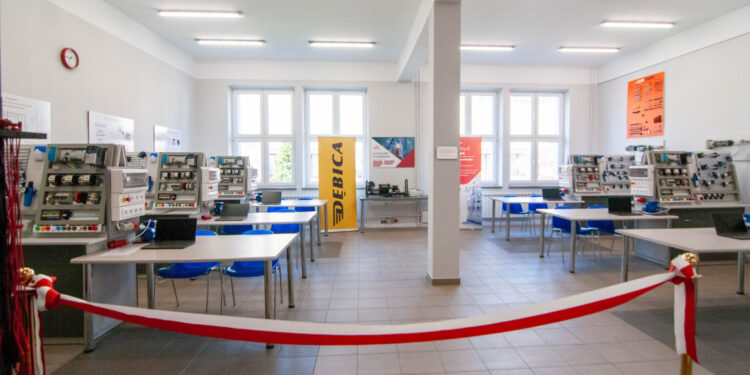 Dębica: Nowa pracownia automatyki