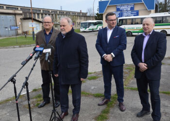 Stalowa Wola: Na konferencji o pieniądzach na nowe autobusy dla PKS i pomyśle budowy dworca pod wiaduktem
