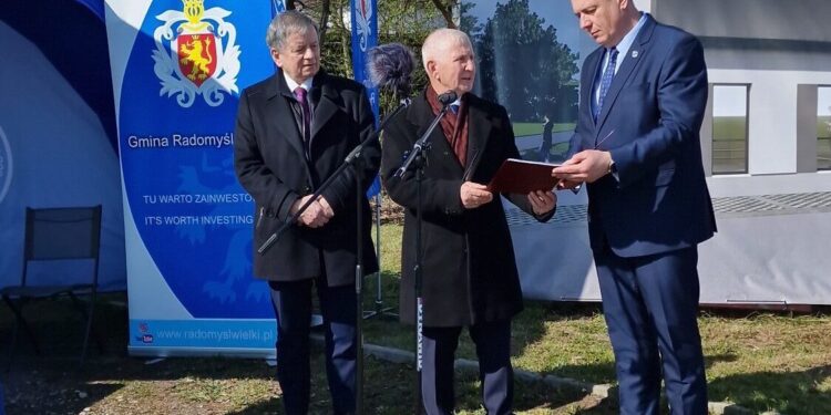 Mielec:  Oficjalne przekazanie terenu pod budowę..