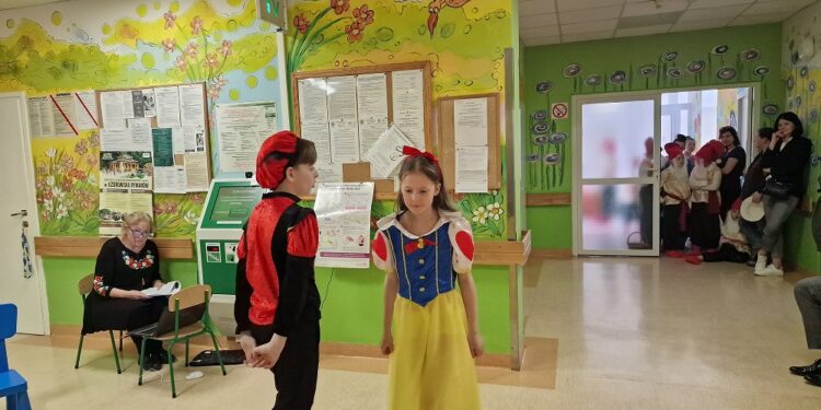 Mielec: Teatr Pstryk zagościł z Królewną Śnieżką