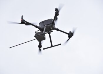 Stalowa Wola: Dron zbada dym z komina. Jeśli palisz byle czym zapłacisz karę 