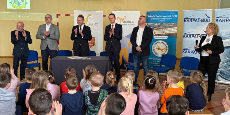 Mielec: Umowa podpisana czas na jej realizację…