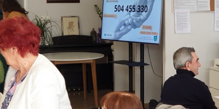 Tarnobrzeg: Uruchomiono Telefon Zaufania dla Seniorów