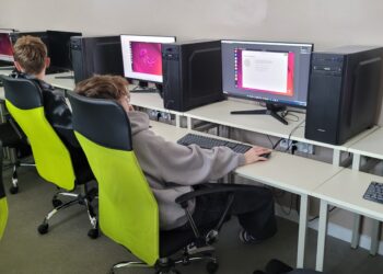 Sandomierz: Nowoczesne pracownie komputerowe dzięki Fundacji Sandomierskiej.