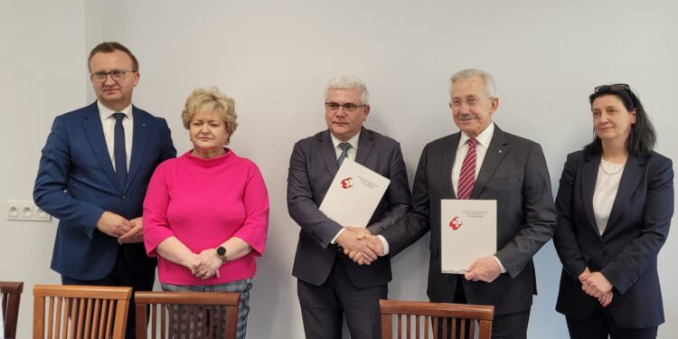 Sandomierz: Porozumienie o współpracy w zakresie leczenia onkologicznego.