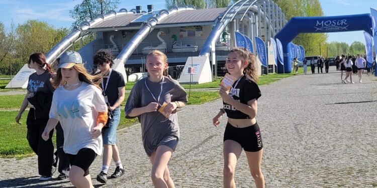 Sandomierz: Ponad tysiąc osób pobiegło dla Aleksandry Wolak.