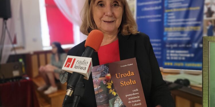 Sandomierz: Premiera albumu „Uroda stołu czyli pomysłowe aranżacje do tematu i okazji”.