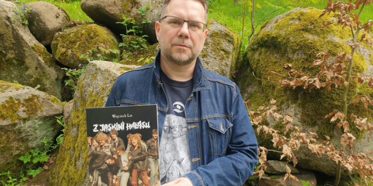 Tarnobrzeg: Nowa książka tarnobrzeżanina Wojciecha Lisa – „Z jaskini hałasu”