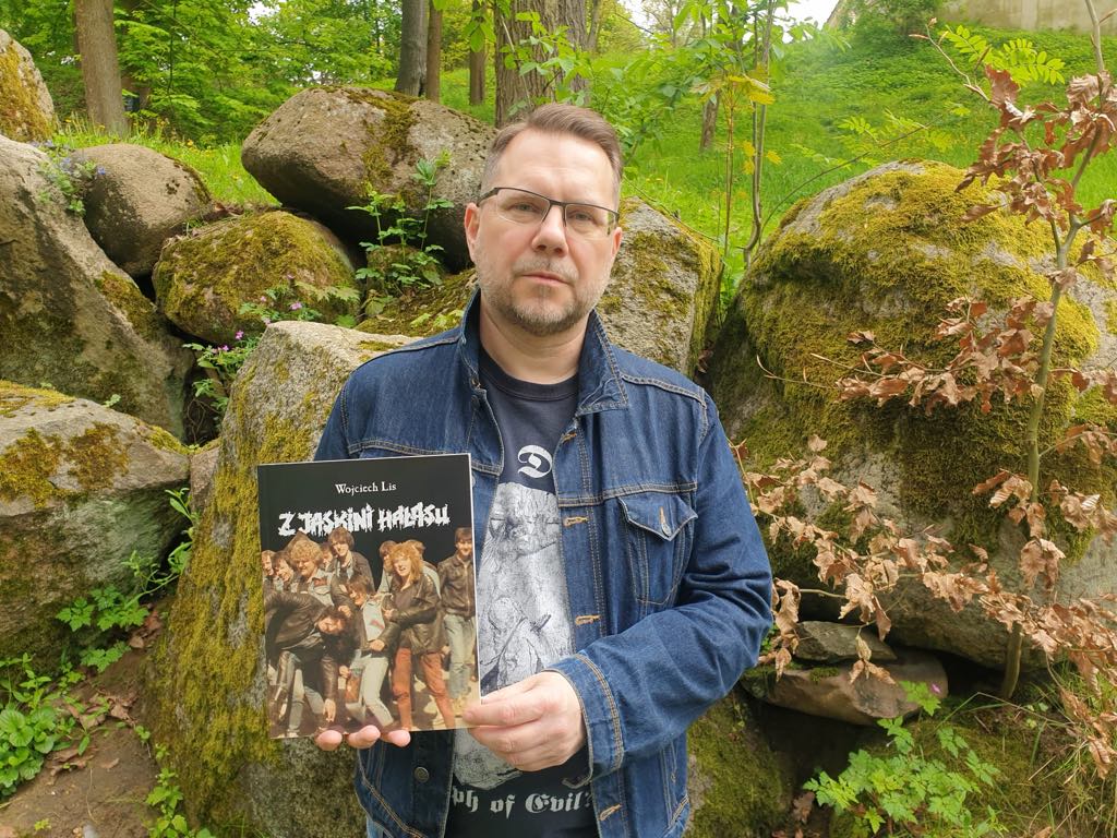 Tarnobrzeg: Nowa książka tarnobrzeżanina Wojciecha Lisa – „Z jaskini hałasu”