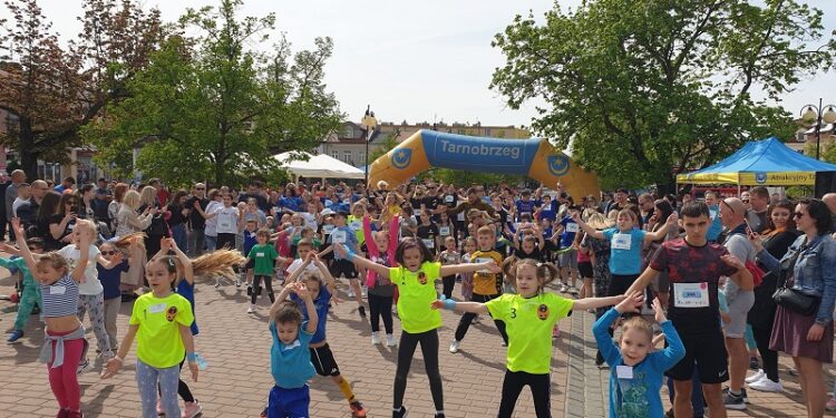 Tarnobrzeg: Wiosenny Piknik Latawcowy na terenach zielonych nad Wisłą