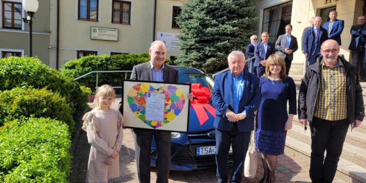 Baranów Sandomierski. Cenny prezent dla Domu Dziecka w Skopaniu