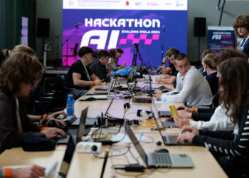 Stalowa Wola: Ruszył dwudniowy Hackathon AI