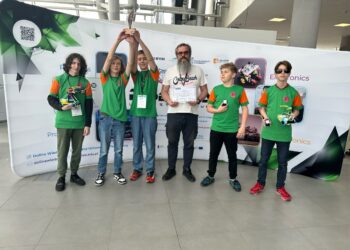 Tarnobrzeg. Uczniowie z Małego Księcia z sukcesami w konkursie robotów