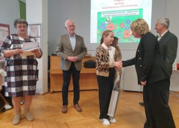 Tarnobrzeg: Ponad 100 prac wpłynęło na konkurs promujący łąki kwietne