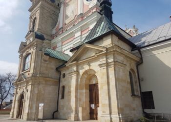 Tarnobrzeg: Nieszpory, koncert i spektakl w ramach DKCh.