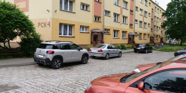 Stalowa Wola: Parking przy ulicy PCK4 doczeka się przebudowy