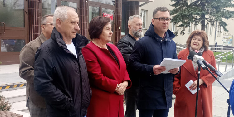 Stalowa Wola: Radni opozycji skrytykowali wykonanie budżetu za 2023 i apelowali o racjonalizm w wydatkach